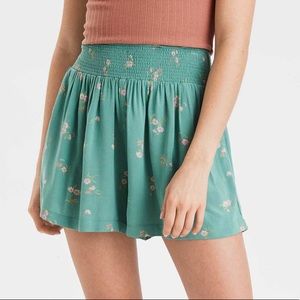 AMERICAN EAGLE- High-Waisted Everyday Soft Short